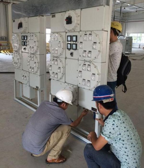 防爆電器安裝現(xiàn)場